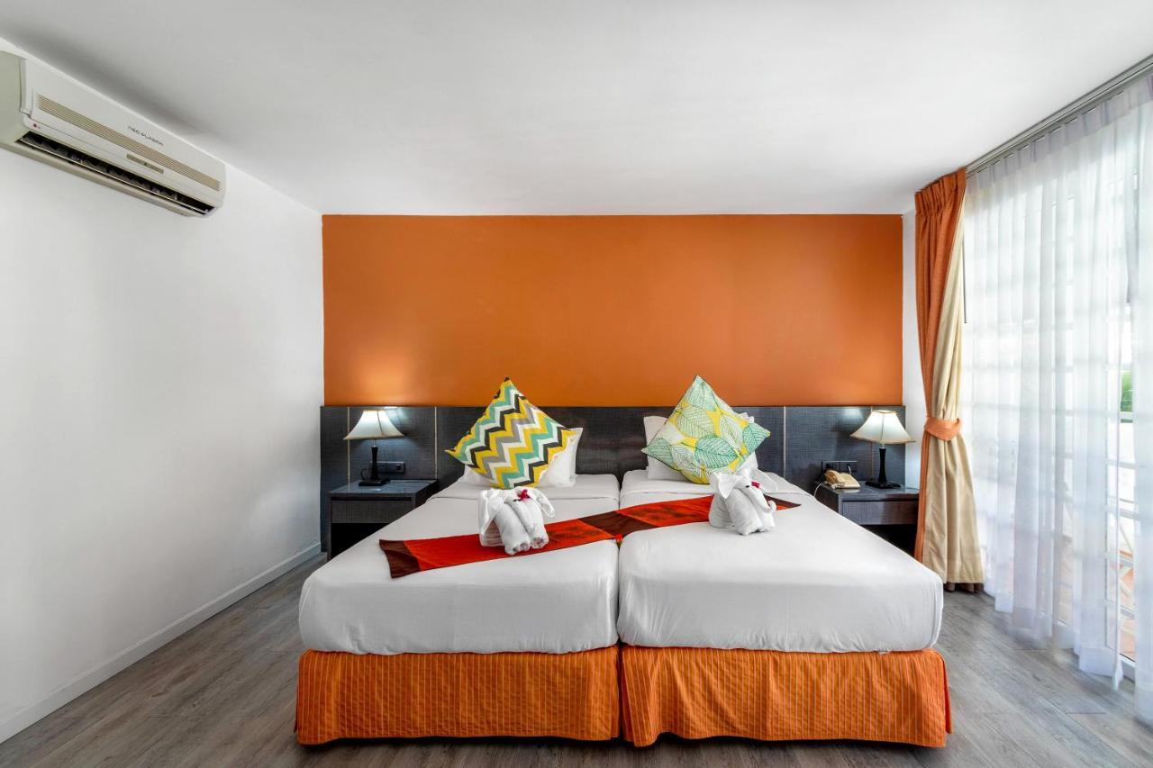 Villa Atchara Patong Екстер'єр фото