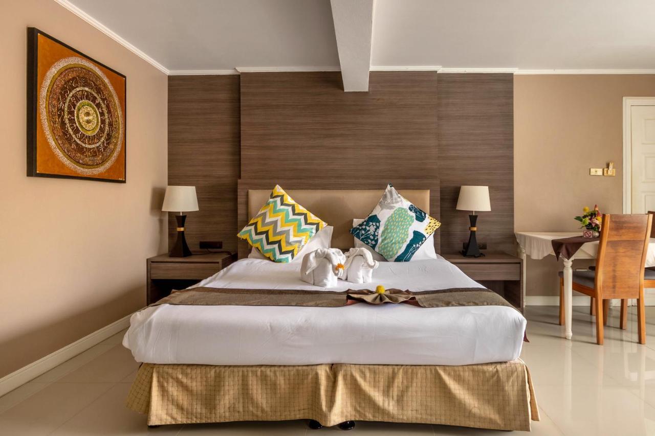 Villa Atchara Patong Екстер'єр фото