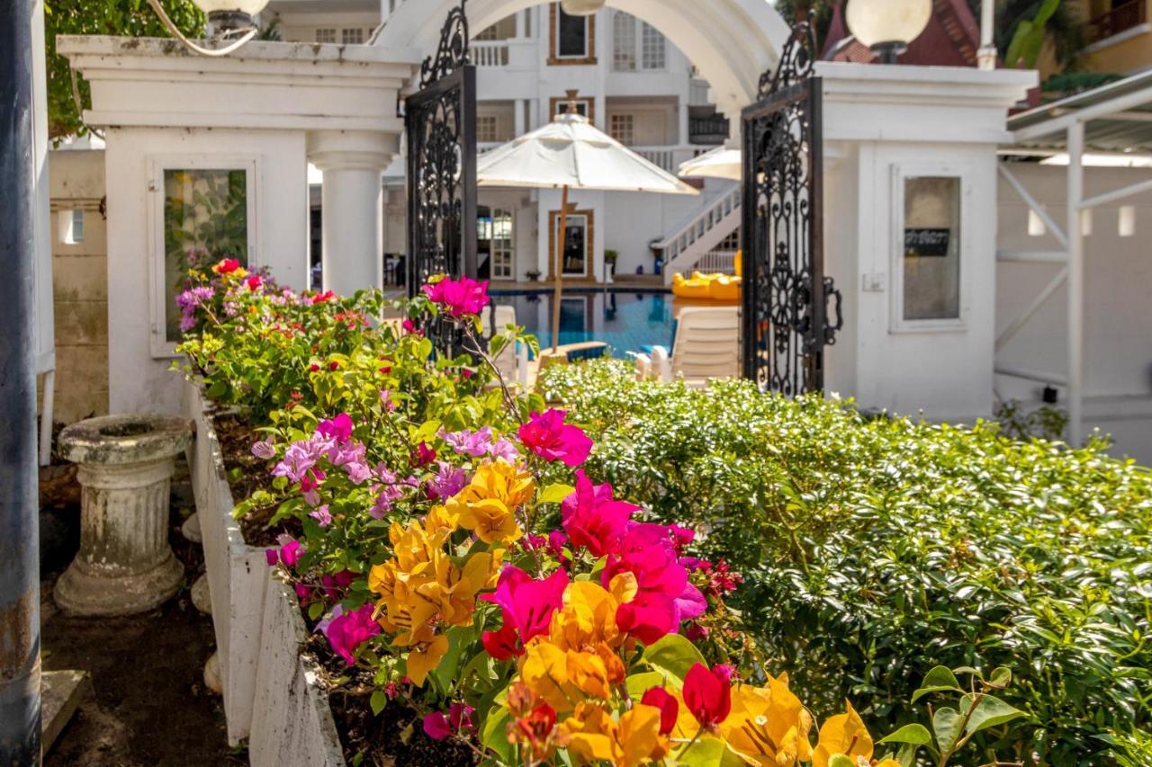 Villa Atchara Patong Екстер'єр фото
