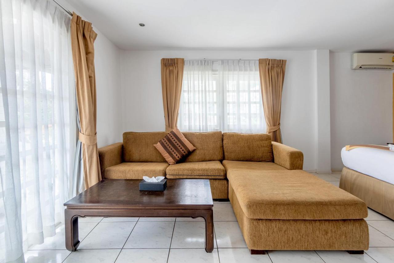 Villa Atchara Patong Екстер'єр фото