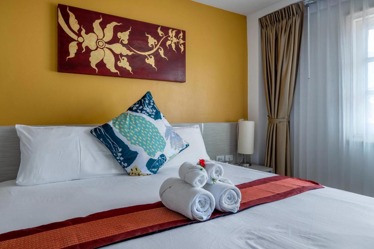 Villa Atchara Patong Екстер'єр фото