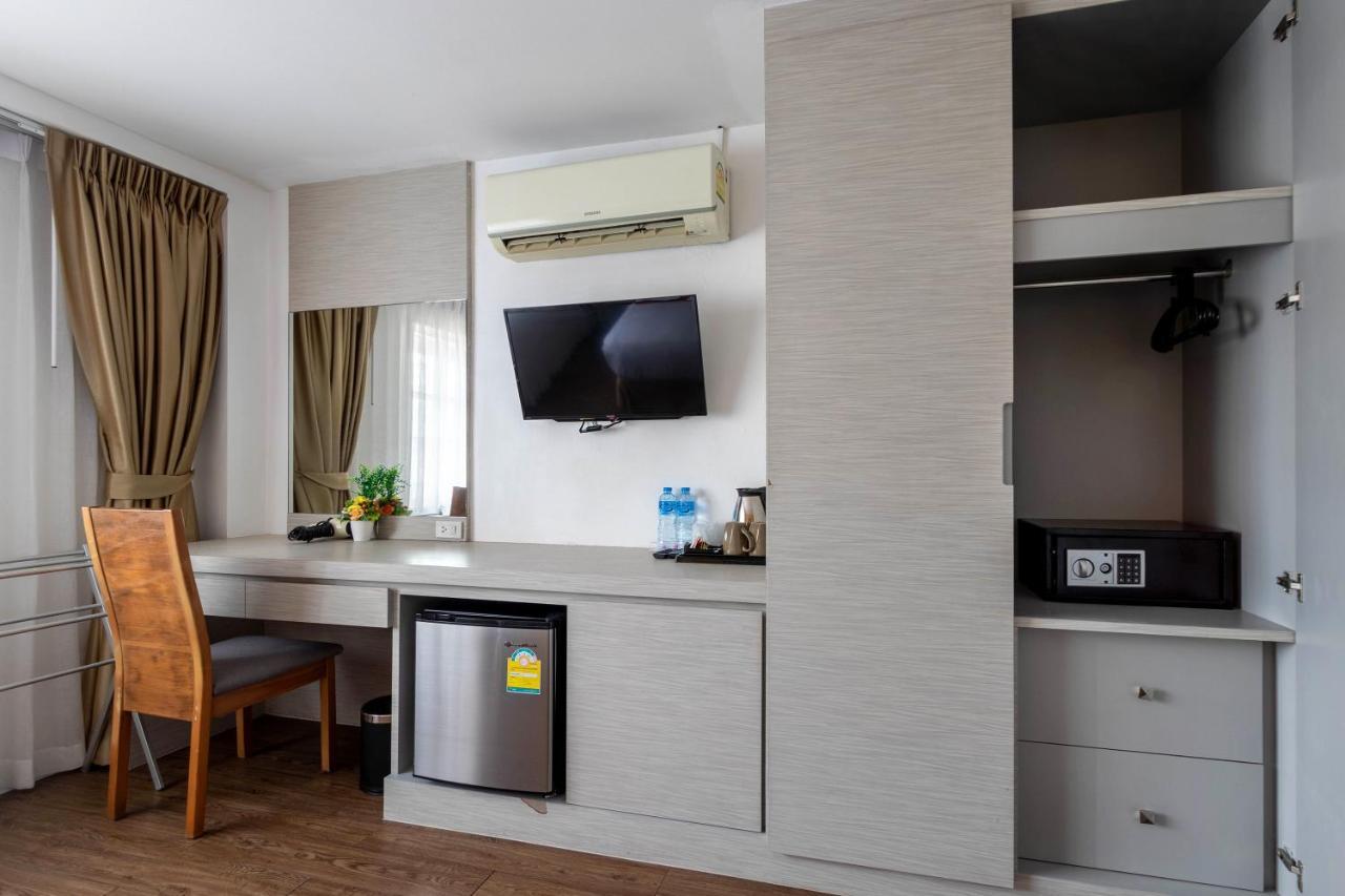 Villa Atchara Patong Екстер'єр фото