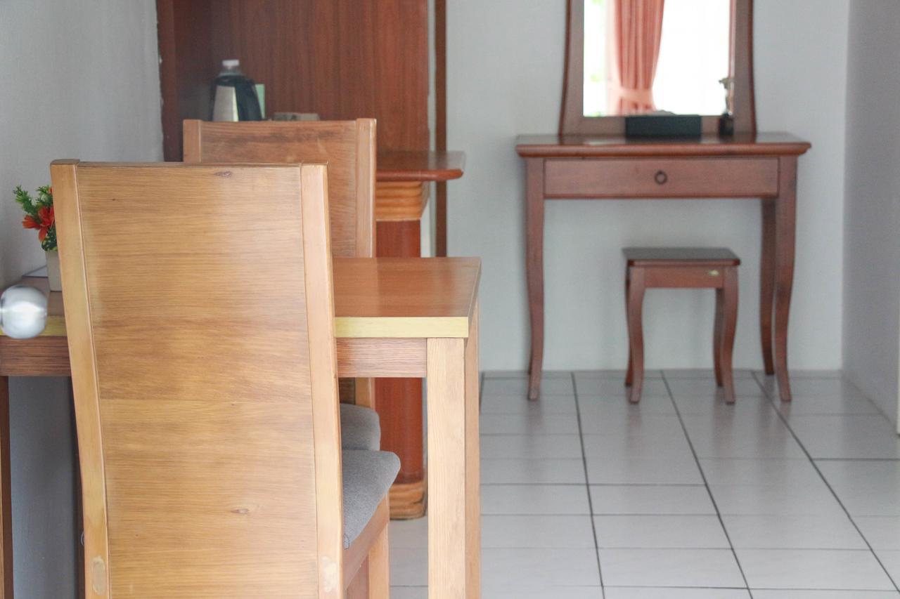 Villa Atchara Patong Екстер'єр фото