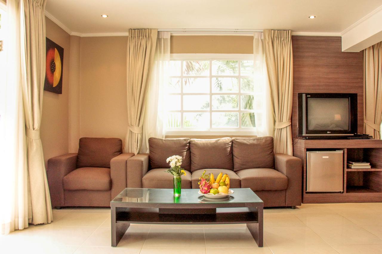 Villa Atchara Patong Екстер'єр фото